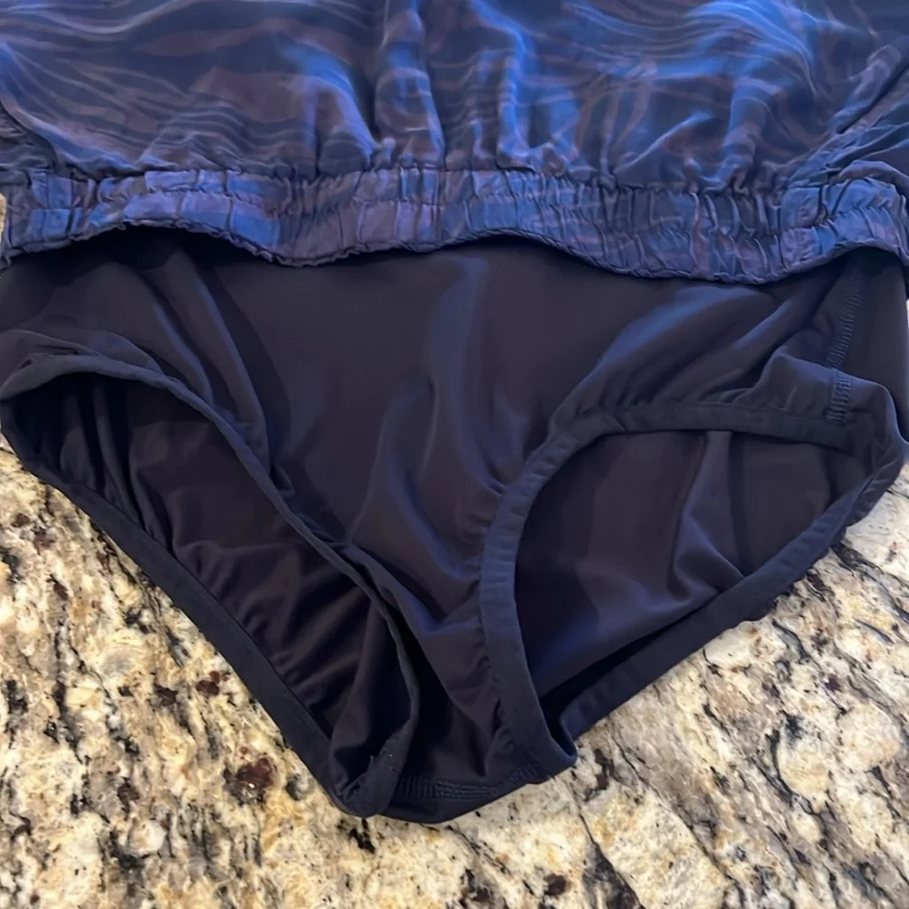 Left On Friday Day Trip Short HIGH RISE, ELASTIC WAIST, BRIEF LINER SMALL NWT - Picture 10 of 11